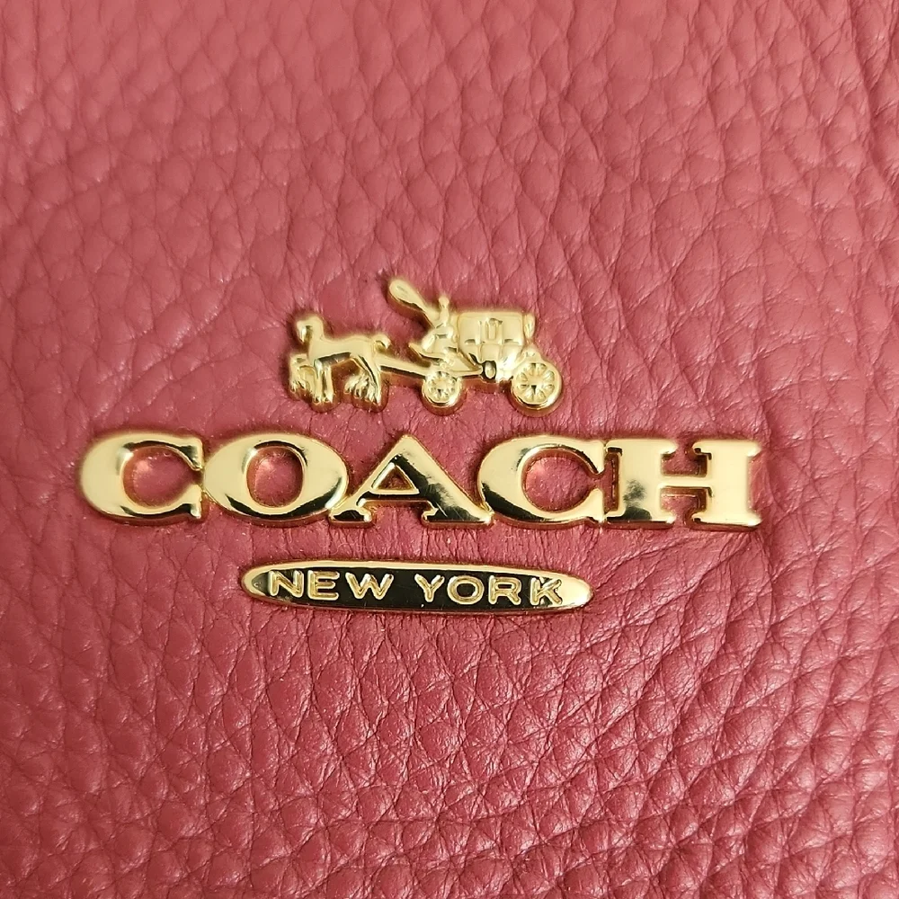 🖤Coach 1941 Dark Pink Leather Chain Tote with Gold Accents And Metal Hang Tag - Picture 2 of 13